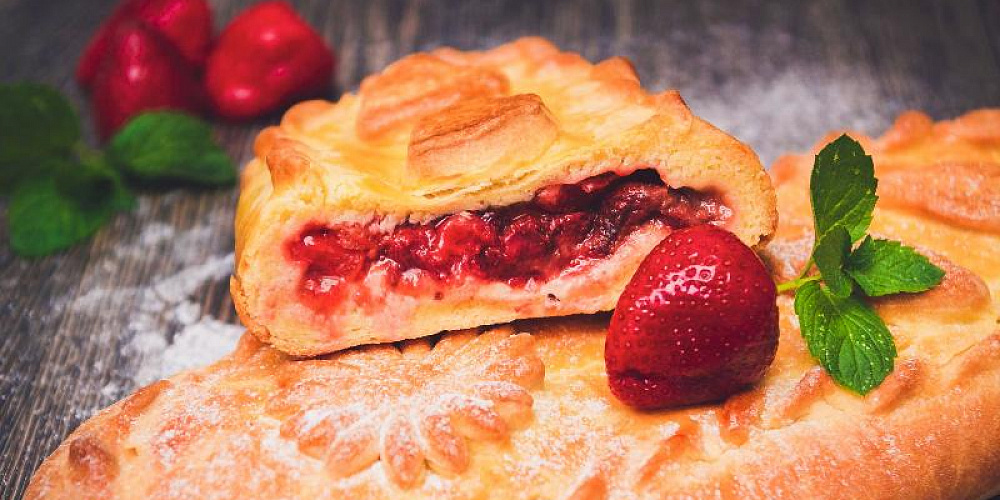 Пирог с клубникой