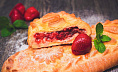 Пирог с клубникой