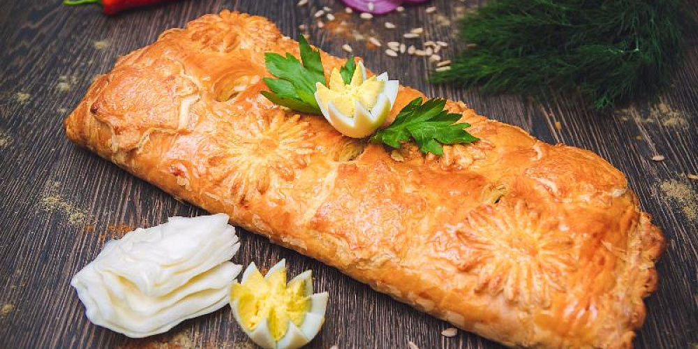 Пирог слоеный с капустой и яйцом. Доставка по Челябинску. Купить этот пирог в Сдобной деревне.