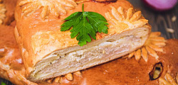 Пирог сдобный с фаршем (свинина, курица). Доставка по Челябинску. Купить этот пирог в Сдобной деревне.
