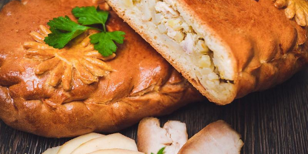 Пирог сдобный с курицей и картофелем. Доставка по Челябинску. Купить этот пирог в Сдобной деревне.