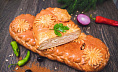 Пирог сдобный с фаршем (свинина, курица). Доставка по Челябинску. Купить этот пирог в Сдобной деревне.